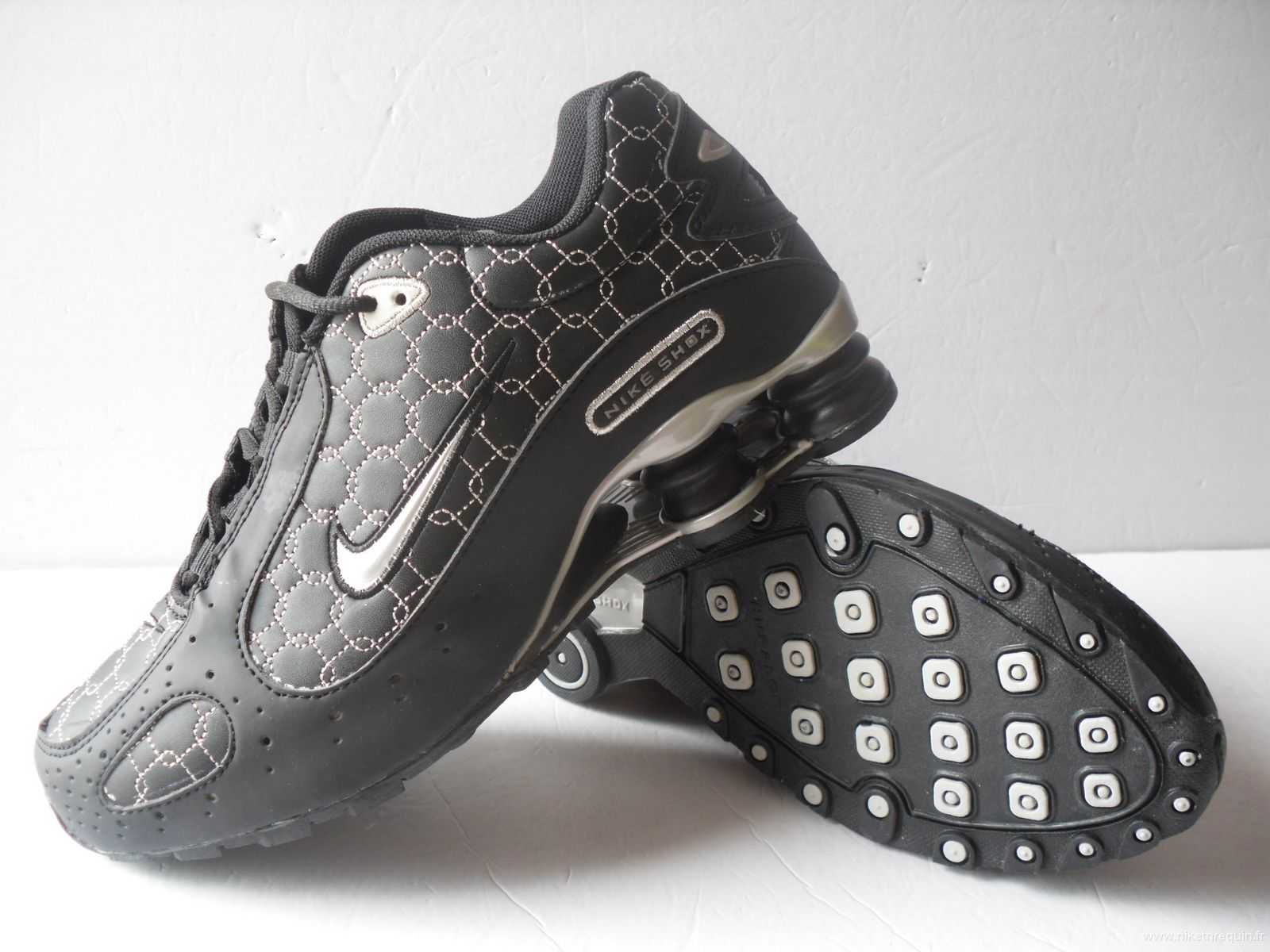 noir Nike Shox R4 chaussures demon (1).JPG